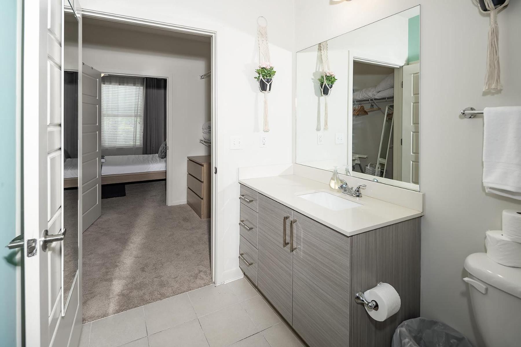 Uptown 4Th Ward Luxury Apt Year-Round Pool Charlotte Eksteriør billede