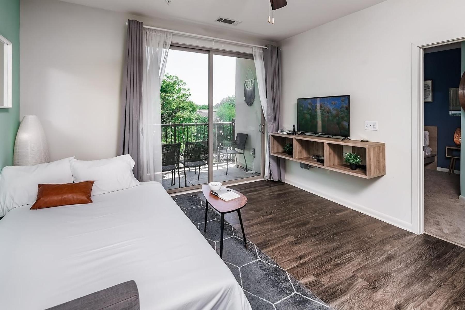 Uptown 4Th Ward Luxury Apt Year-Round Pool Charlotte Eksteriør billede