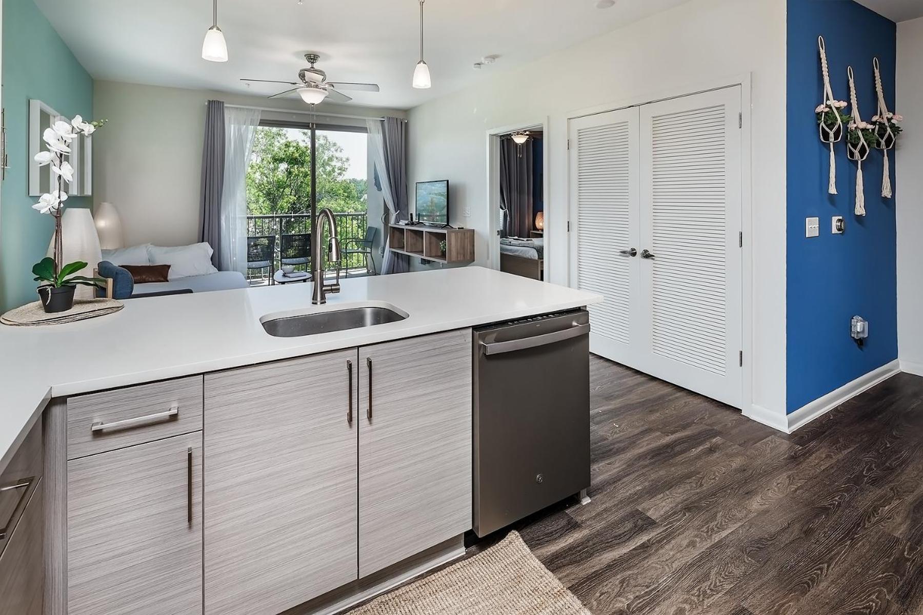 Uptown 4Th Ward Luxury Apt Year-Round Pool Charlotte Eksteriør billede