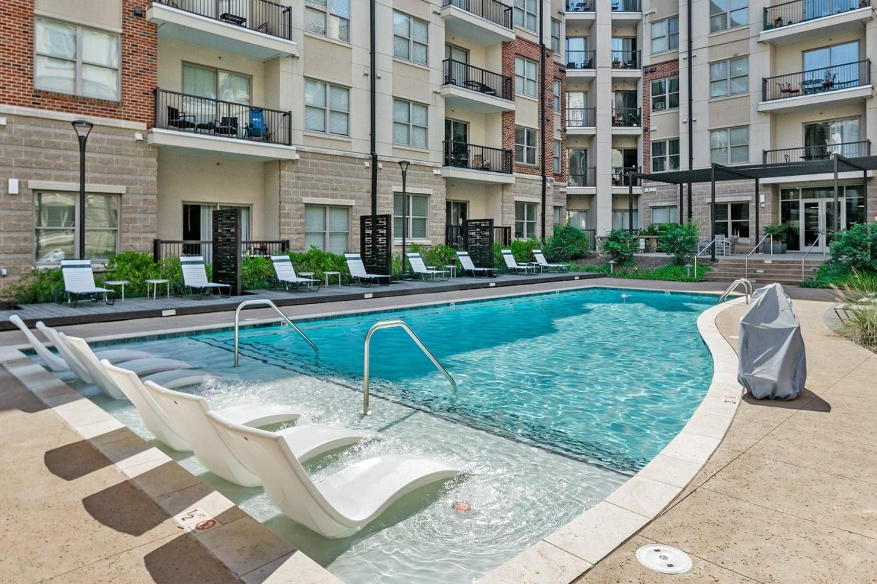 Uptown 4Th Ward Luxury Apt Year-Round Pool Charlotte Eksteriør billede
